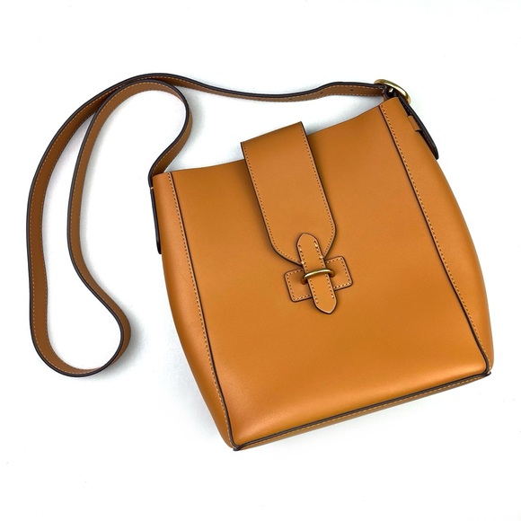 Banana Republic Handbags - Banana Republic Caramel Leather Bucket Bag Shoulder Crossbody